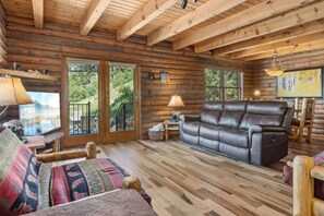 Smart TV - Best views in Estes, hot tub, deck and more! (Estes Park)