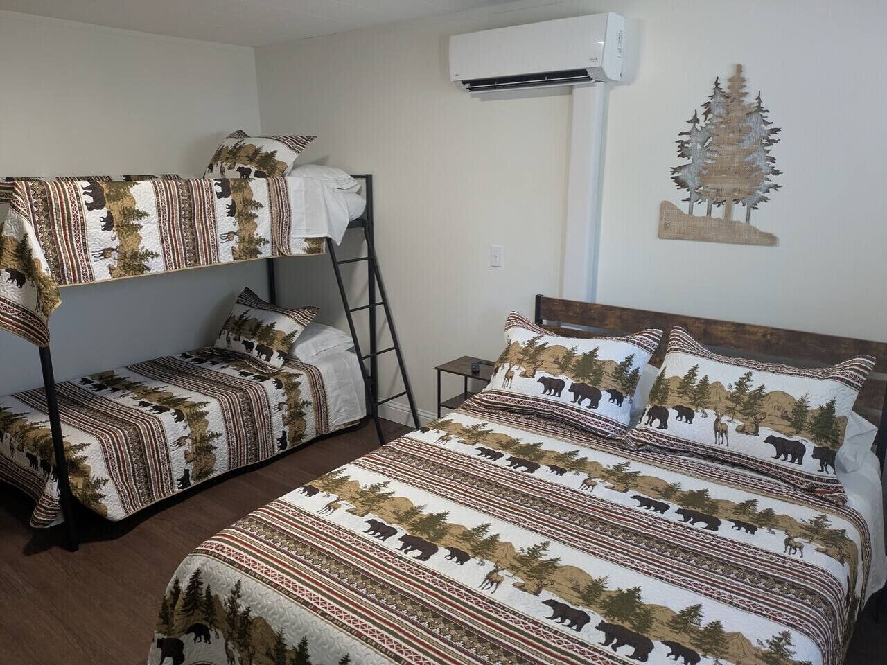 Free WiFi, bed sheets