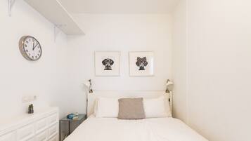 2 bedrooms, iron/ironing board