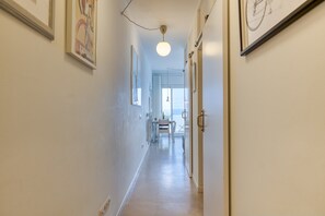 House | Interior - Beachfront Apartment Las Canteras Promenade (Las Palmas de Gran Canaria)