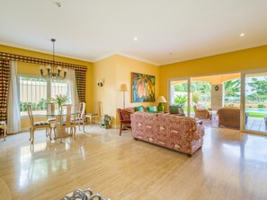 Chalet | Living room