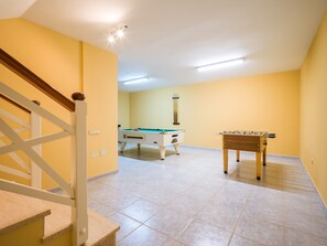 Chalet | Game room