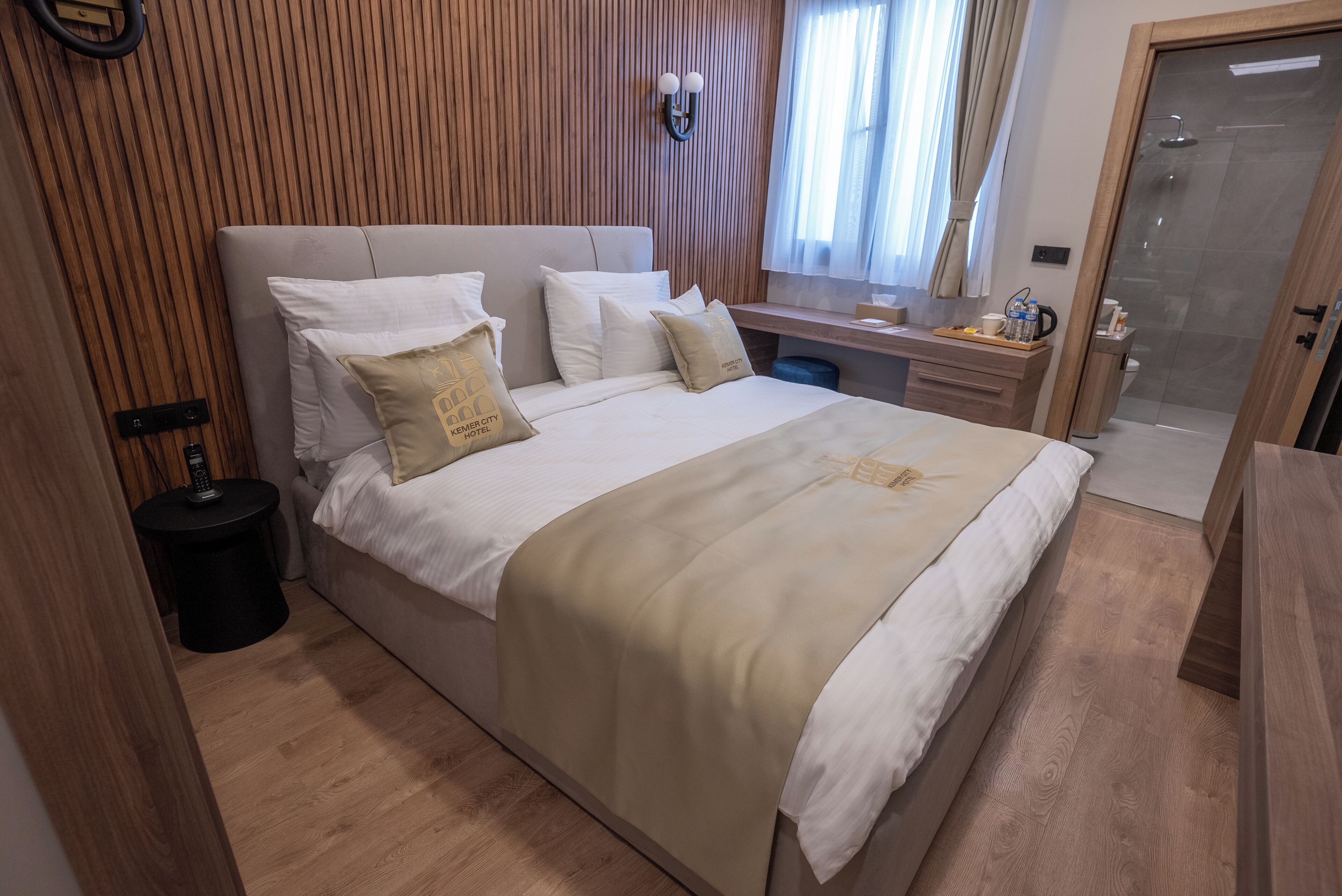 Egyptian cotton sheets, premium bedding, minibar, in-room safe