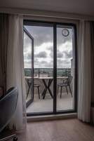 Deluxe Triple Room, Non Smoking, Valley View | Egyptian cotton sheets, premium bedding, minibar, in-room safe