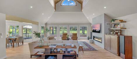 TV, fireplace, offices