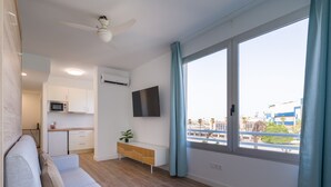Living room - Charming Urban Getaway for Two (Las Palmas de Gran Canaria)