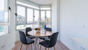 Dining - Charming Urban Getaway for Two (Las Palmas de Gran Canaria)