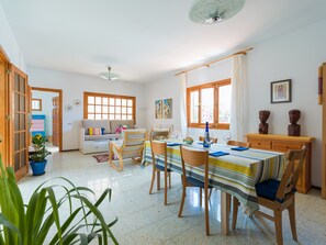 Dining - Chalet in Agaete Near Playa del Juncal (Agaete)
