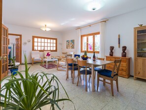 Dining - Chalet in Agaete Near Playa del Juncal (Agaete)