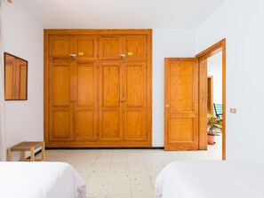 Chalet | 3 bedrooms, iron/ironing board