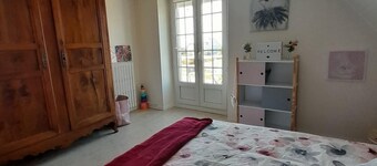Charming family home-Lanidult: waterfront, sea view, verdant setting!