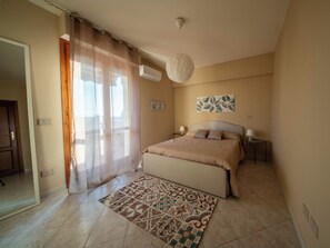 3 bedrooms, iron/ironing board, travel cot, free WiFi