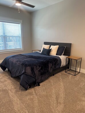 2 Schlafzimmer, Bügeleisen/Bügelbrett, kostenloses WLAN, Bettwäsche