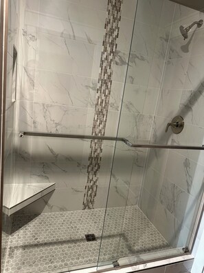 Shower, hair dryer, towels, soap - Charming Condo in Star, ID, near shopping , Dining, spas and salon, with WiFi (Star)