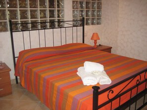 1 chambre, fer et planche à repasser, Wi-Fi, draps fournis