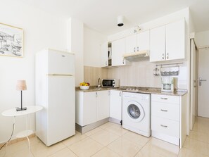 Private kitchen - Charming Accommodation Located on Las Canteras Beach (Las Palmas de Gran Canaria)