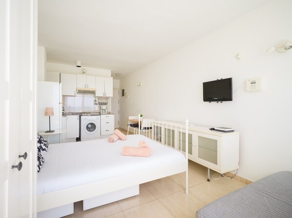 1 bedroom, individually furnished, iron/ironing board - Charming Accommodation Located on Las Canteras Beach (Las Palmas de Gran Canaria)