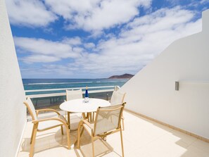 House | Outdoor dining - House on Playa de Las Canteras With Sea Views (Las Palmas de Gran Canaria)