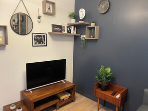 TV connectée, jeux vidéo, livres