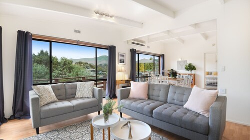 Redgum Apartment - Merrijig - Sleeps 7