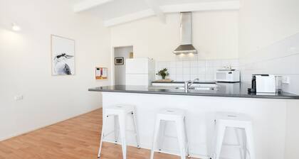Redgum Apartment - Merrijig - Sleeps 7