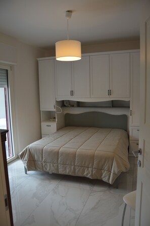 2 bedrooms, WiFi, bed sheets