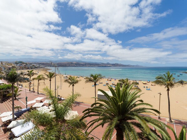 House | Exterior - Beachfront Home in Las Palmas Near Las Canteras (Las Palmas de Gran Canaria)