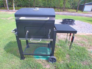Property grounds - Quiet cabin, hot tub, firepit, no pet fee, MAX 4 person occ (Hulbert)