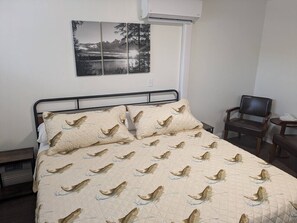 WiFi, bed sheets