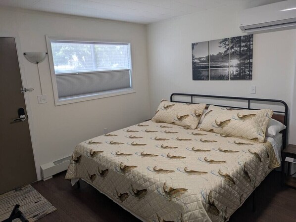 WiFi, bed sheets