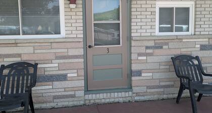 Charming motel with AC and WiFi in enjoyable Canaan