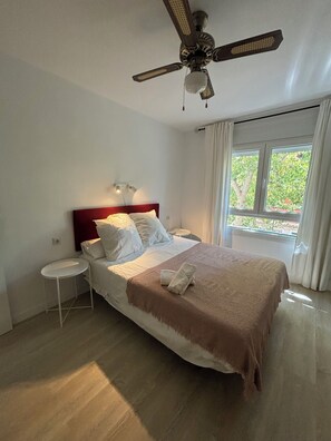 2 bedrooms, iron/ironing board, WiFi, bed sheets