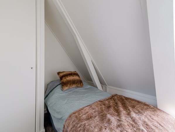 7 habitaciones, muebles diferentes y ropa de cama