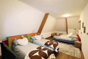 7 habitaciones, muebles diferentes y ropa de cama