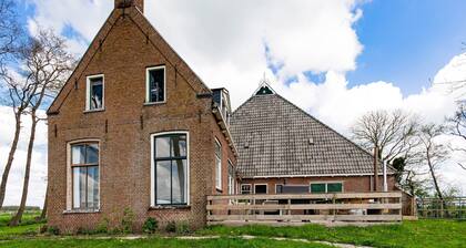 B&B Farm Grutsk in Suwald With its Harbor