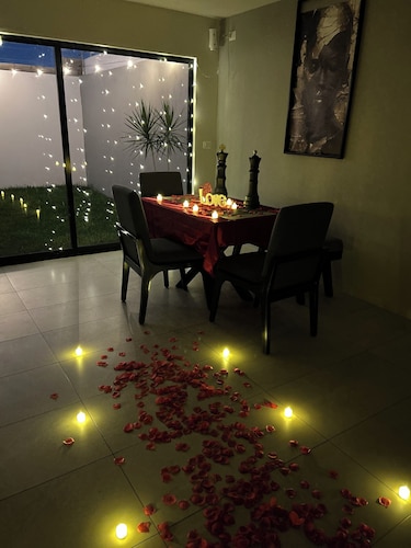 BEAUTIFUL NEW HOUSE WITH PRIVATE JACUZZI