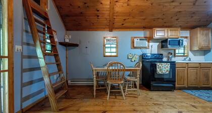 Quiet Country Cabin âą Near Trails & State Parks