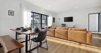 The Crystal Palace 2, pet friendly 2 bedroom apartment