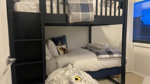 WiFi, bed sheets