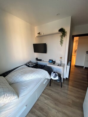 3 chambres, fer et planche à repasser, Wi-Fi, literie fournie