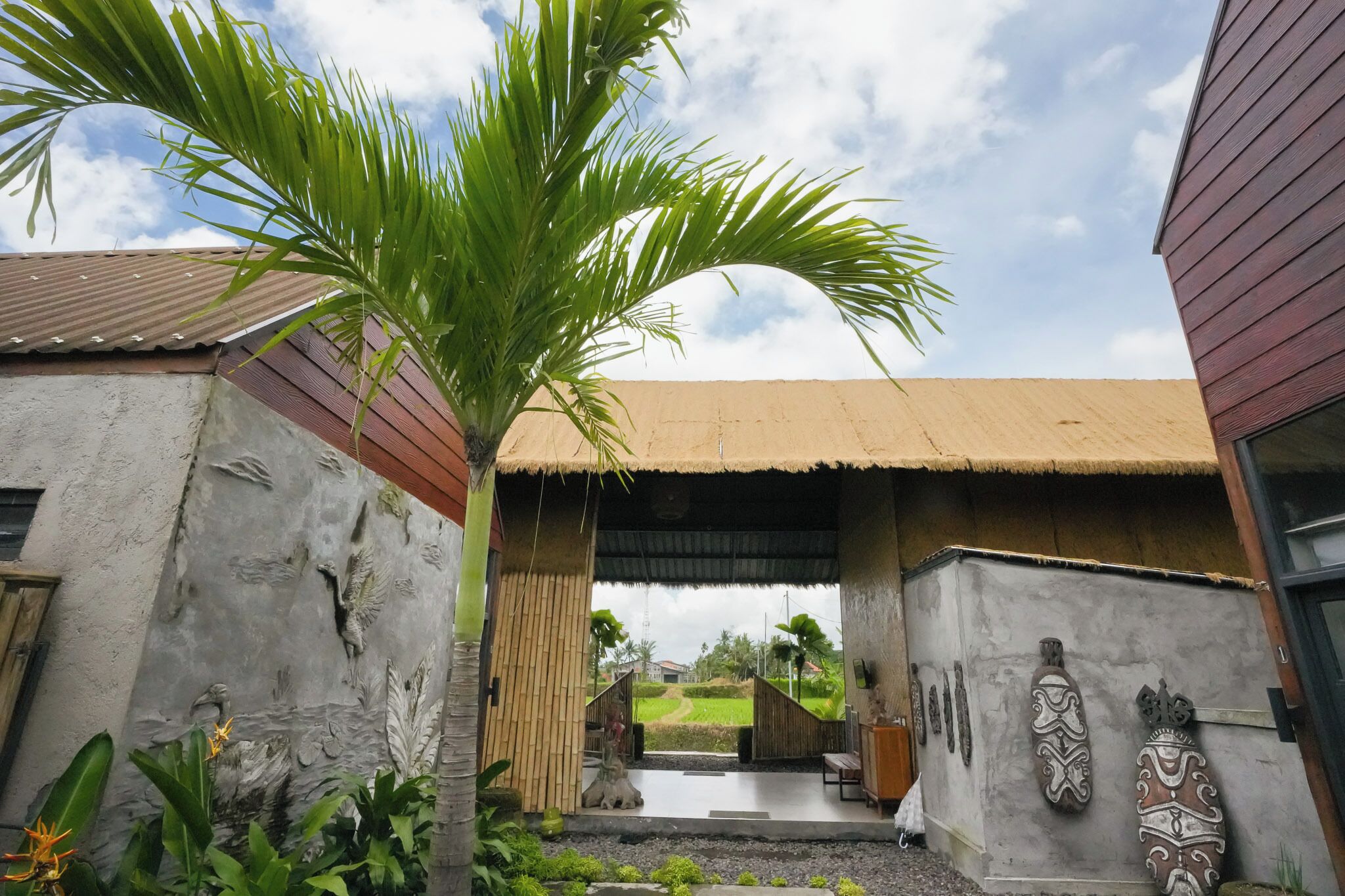 ฝ่ายต้อนรับ