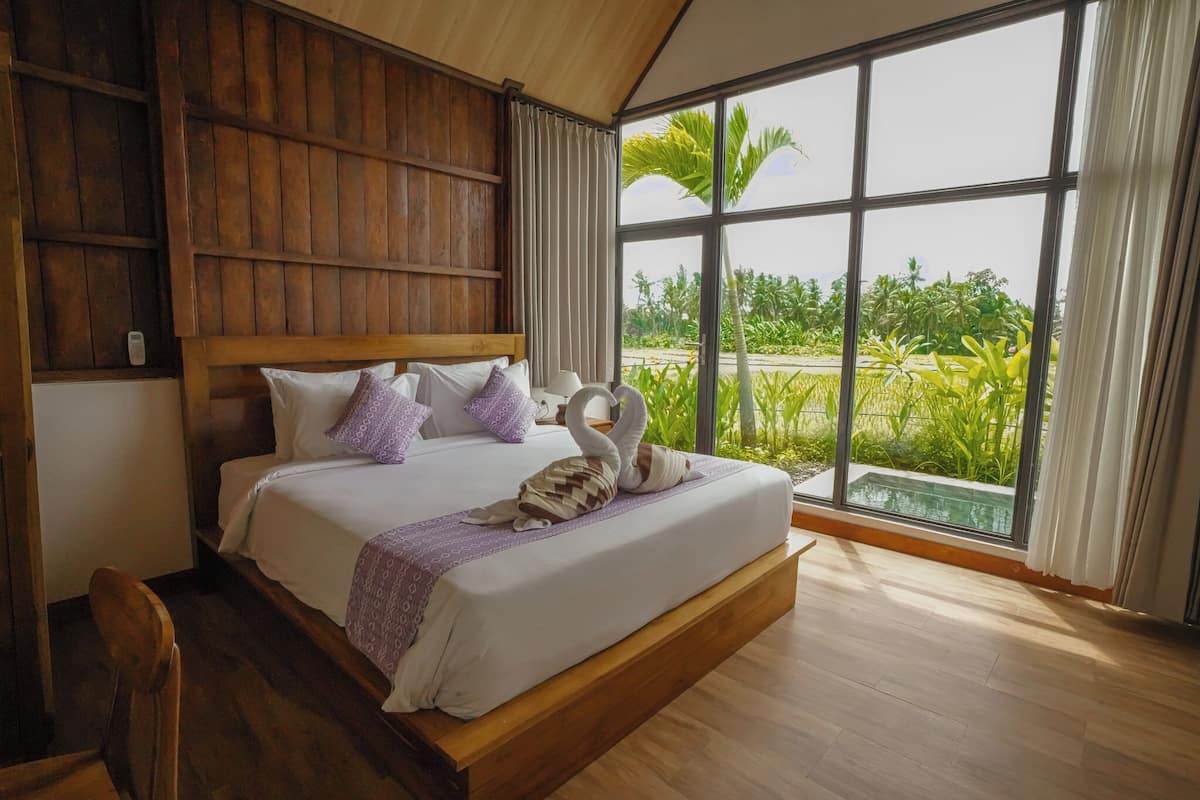 Comfort Villa | Desk, free WiFi, bed sheets