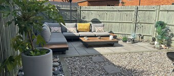3-Bed Modern Town House Newbury Racecourse