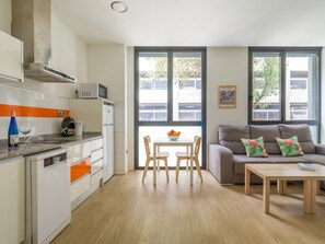 Apartment | Dining - Apartment in Las Palmas Near Playa de Las Canteras (Las Palmas de Gran Canaria)