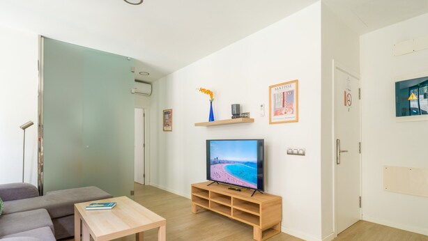 Unclassified image, 1 of 42, button - Apartment in Las Palmas Near Playa de Las Canteras (Las Palmas de Gran Canaria)