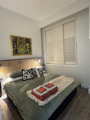 1 chambre, fer et planche à repasser, Wi-Fi, draps fournis