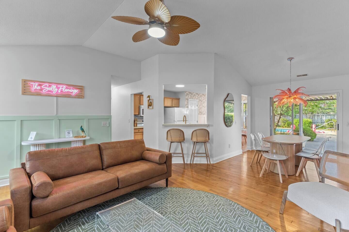 Televisión, chimenea y tenis de mesa 