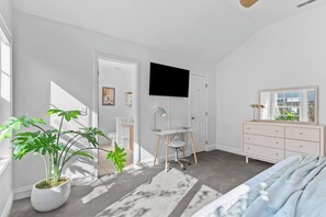 Iron/ironing board, Internet, bed sheets