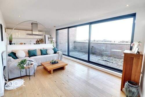 Entire 2 bedroom flat central lincoln