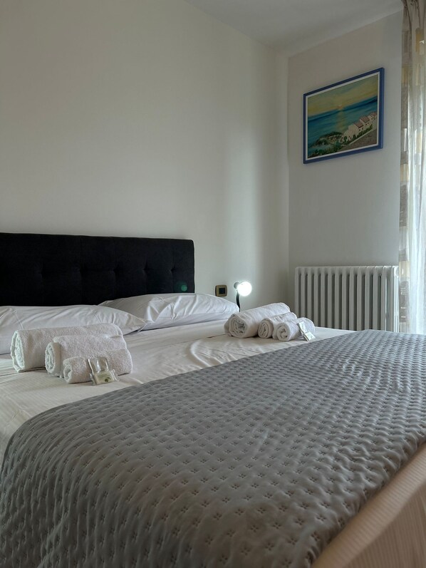 2 bedrooms, WiFi, bed sheets